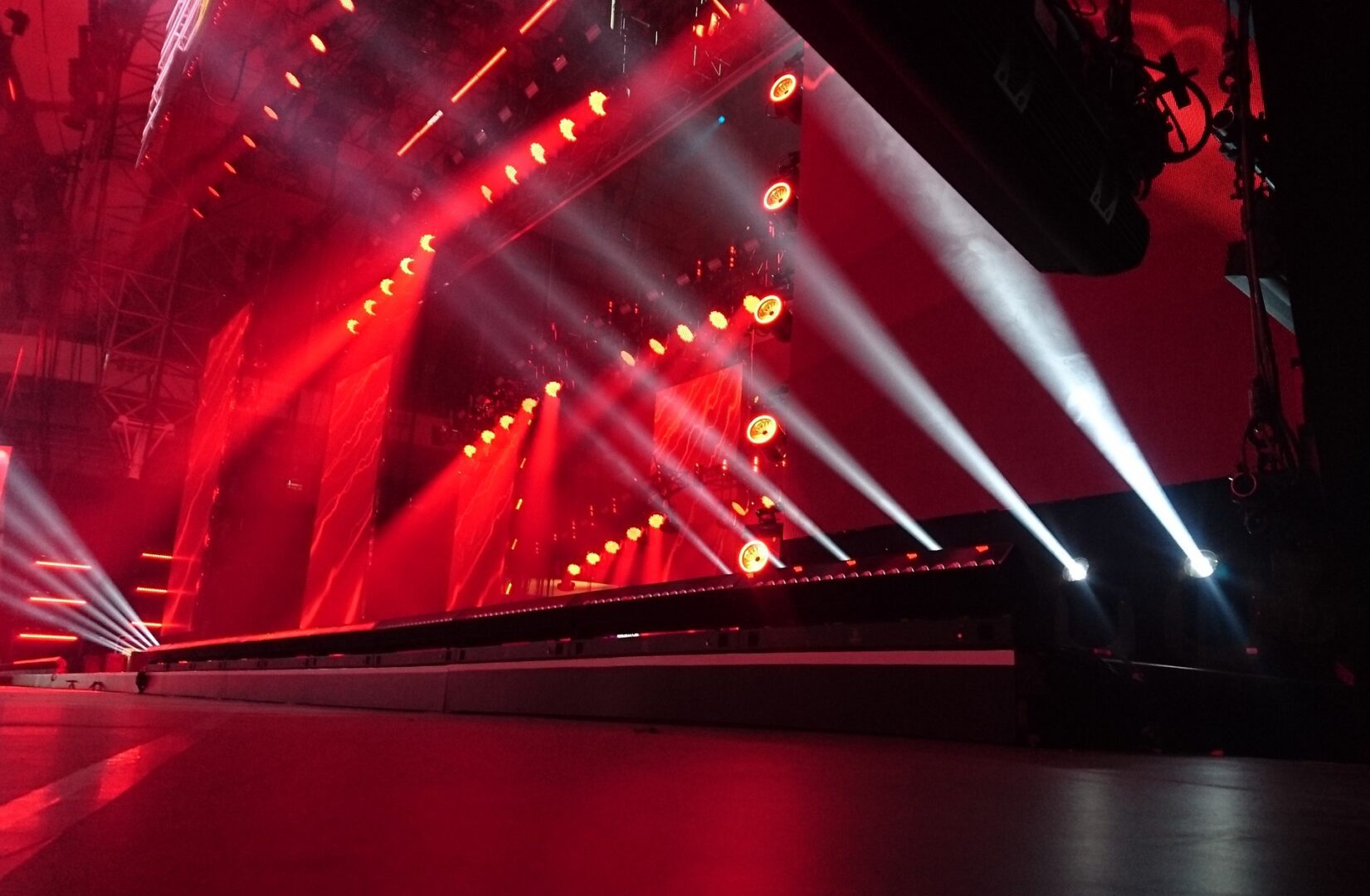 Multiple Spotlights, Colorful Lighting Rig Over Stage